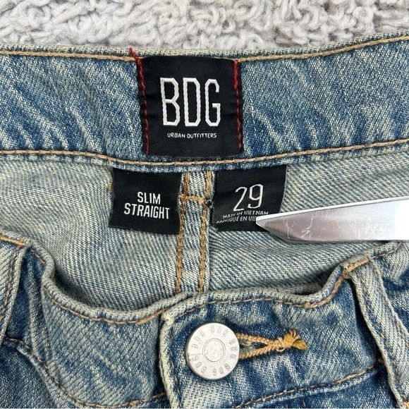 BDG Jeans Womens 29 Slim Straight Button Fly Light Wash Distressed Holes High - Picture 3 of 5